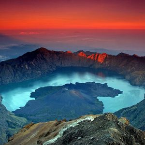 Mount Rinjani Trekking Tour for Singaporean and Malaysian